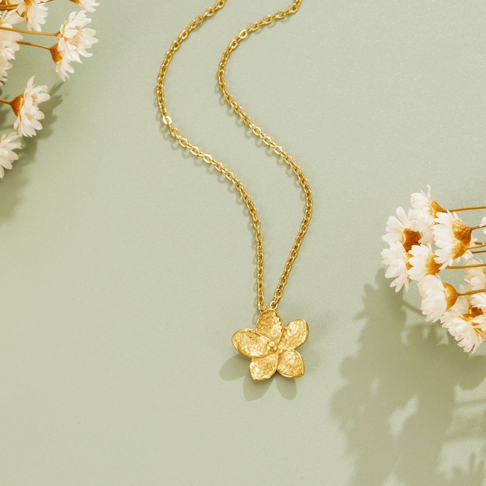 Blooming Gold Flower Necklace