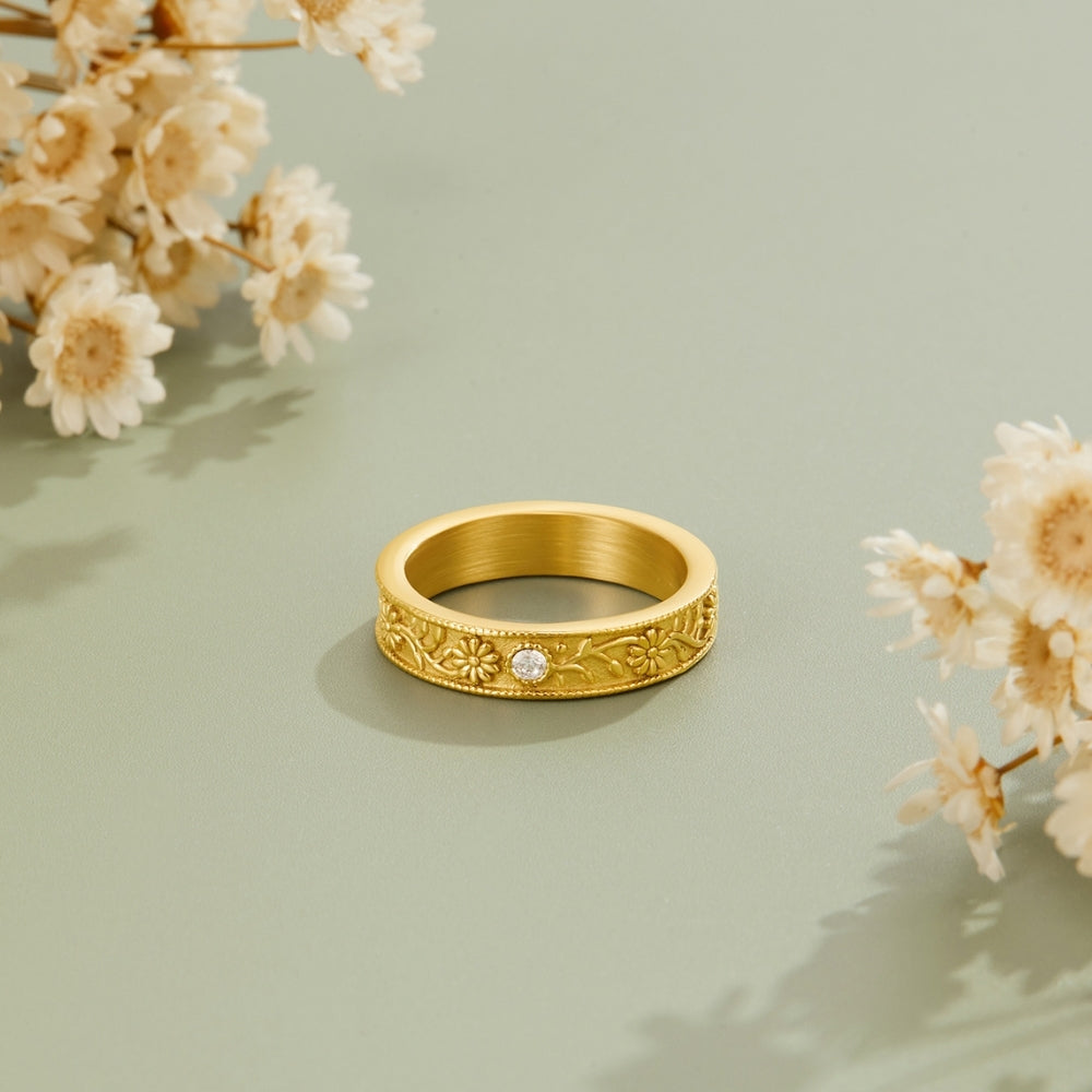 Golden Sculpted Flower Band Ring
