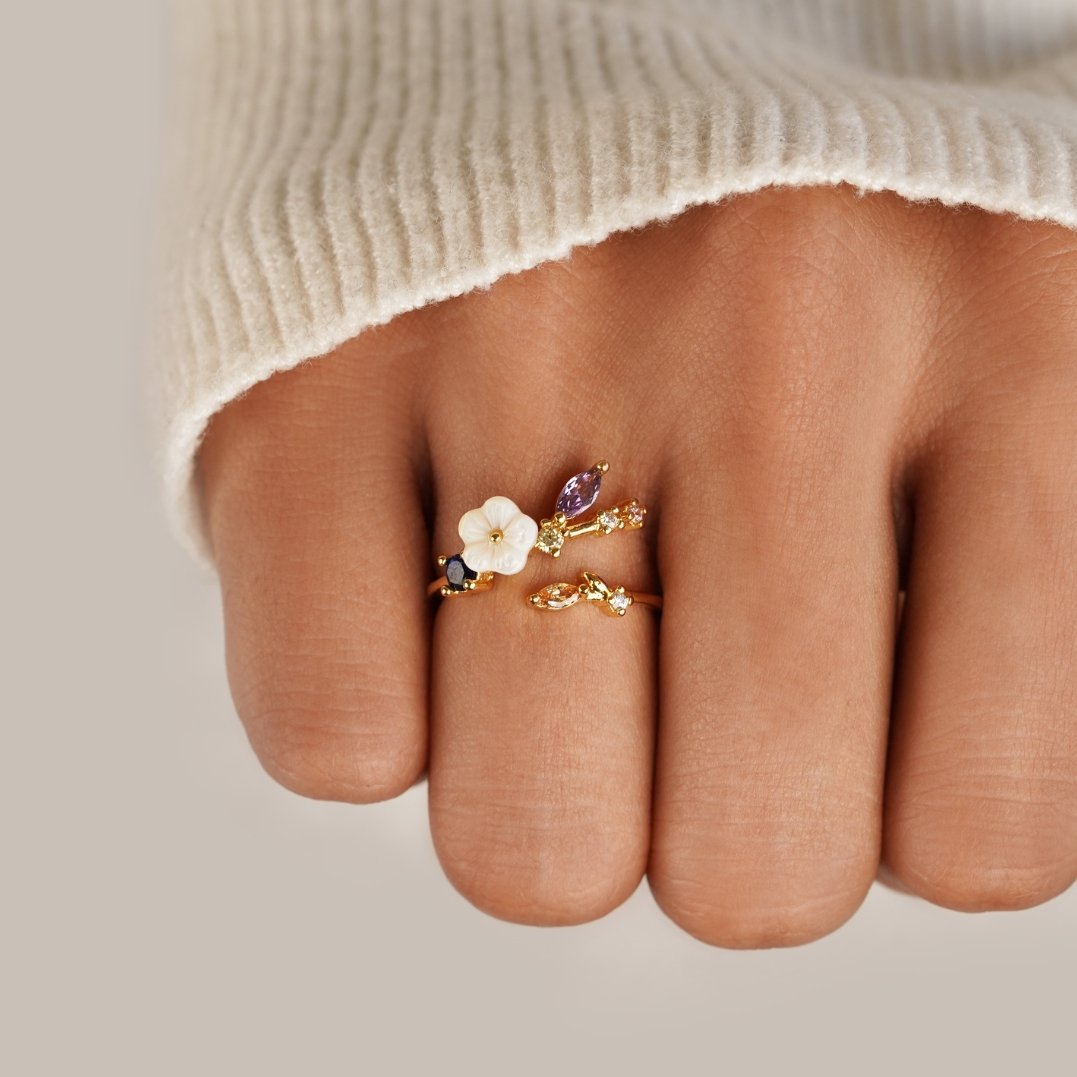 Crystal White Blossom Rings Gold - Beautiful Earth Boutique