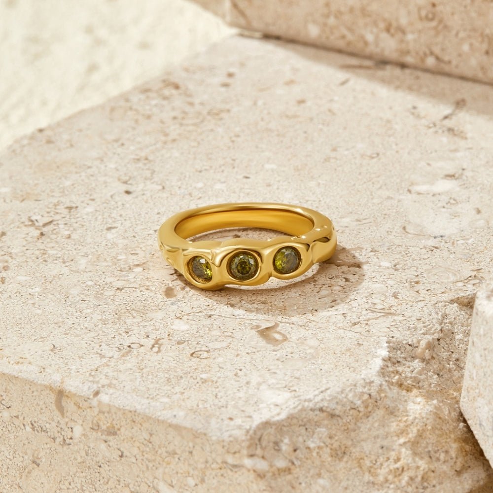 Vintage Peridot Gold Ring - Beautiful Earth Boutique