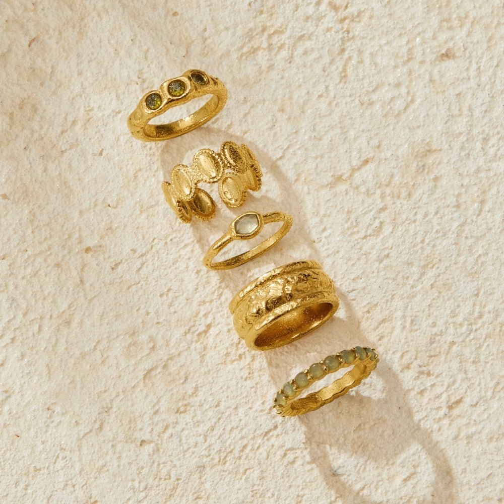 Vintage Peridot Gold Ring - Beautiful Earth Boutique