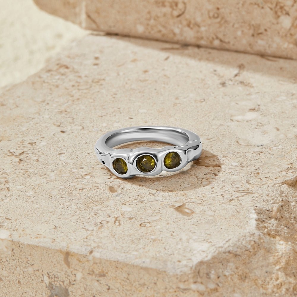 Vintage Peridot Silver Ring - Beautiful Earth Boutique