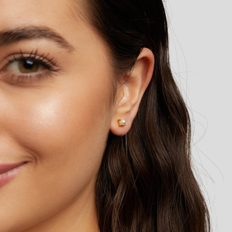 Sofia Pearl Stud Earrings - Beautiful Earth Boutique
